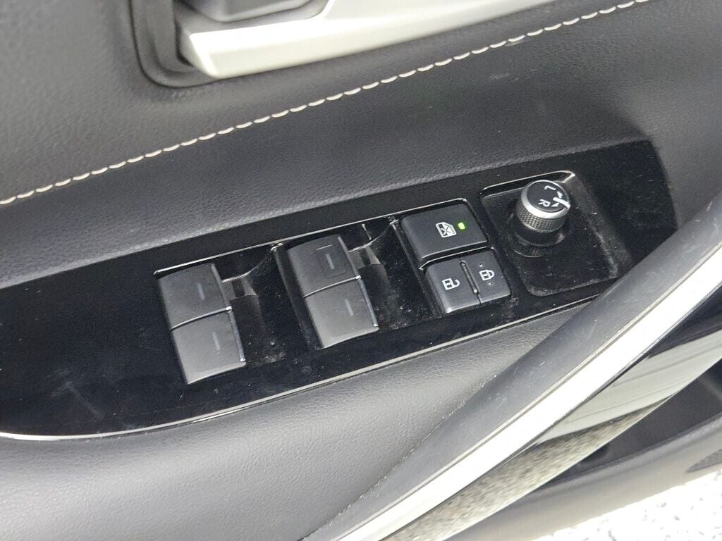 2021 TOYOTA COROLLA - Image 21