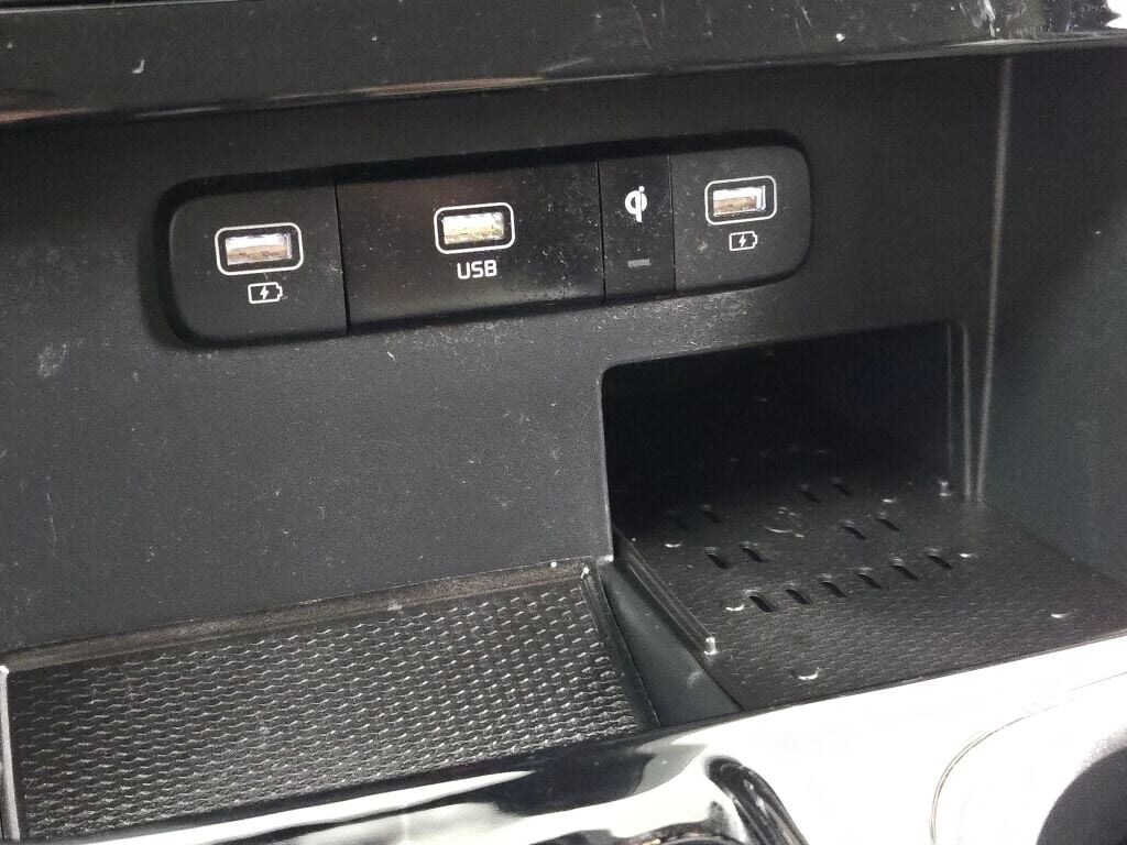 2024 KIA CARNIVAL - Image 30