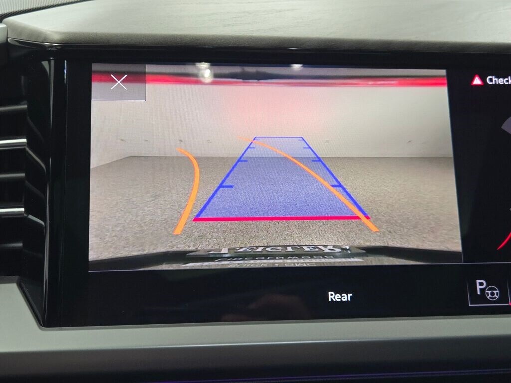 2023 AUDI Q4 - Image 31