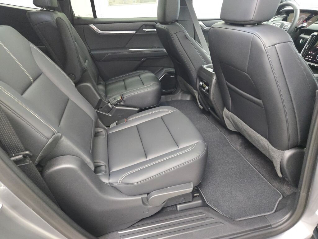2026 GMC Acadia Elevation - Photo 10