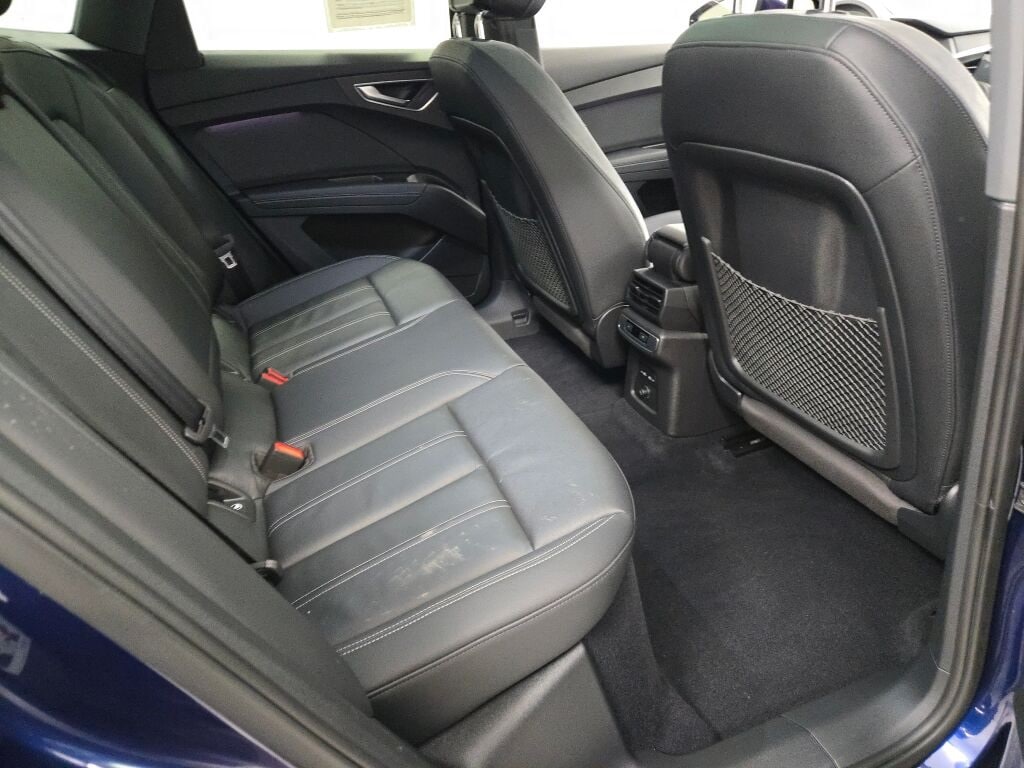 2023 AUDI Q4 - Image 11