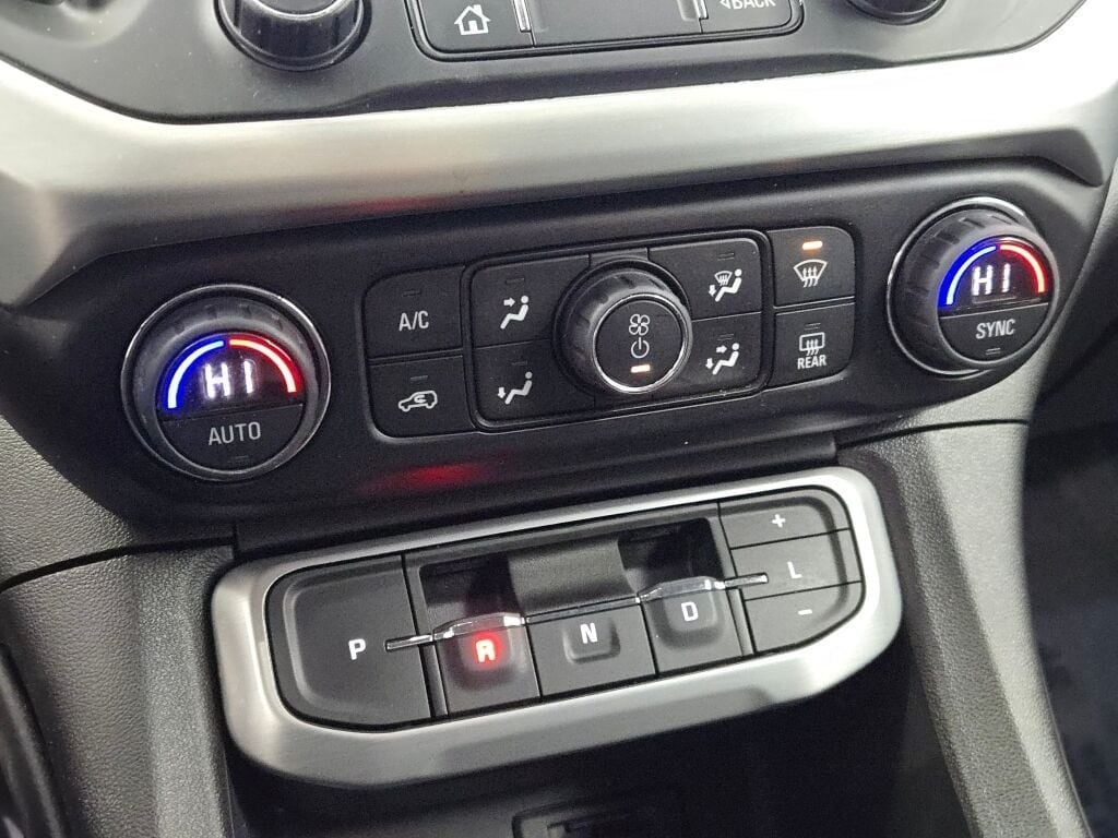 2023 GMC ACADIA - Image 32