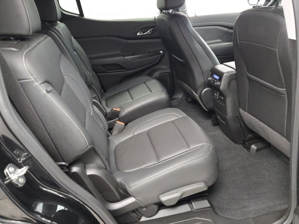 2023 GMC ACADIA - Image 11