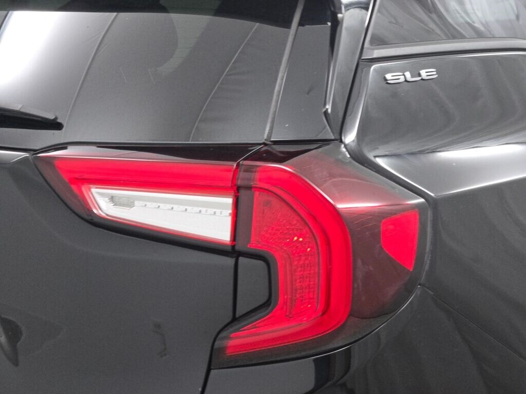 2024 GMC TERRAIN - Image 13
