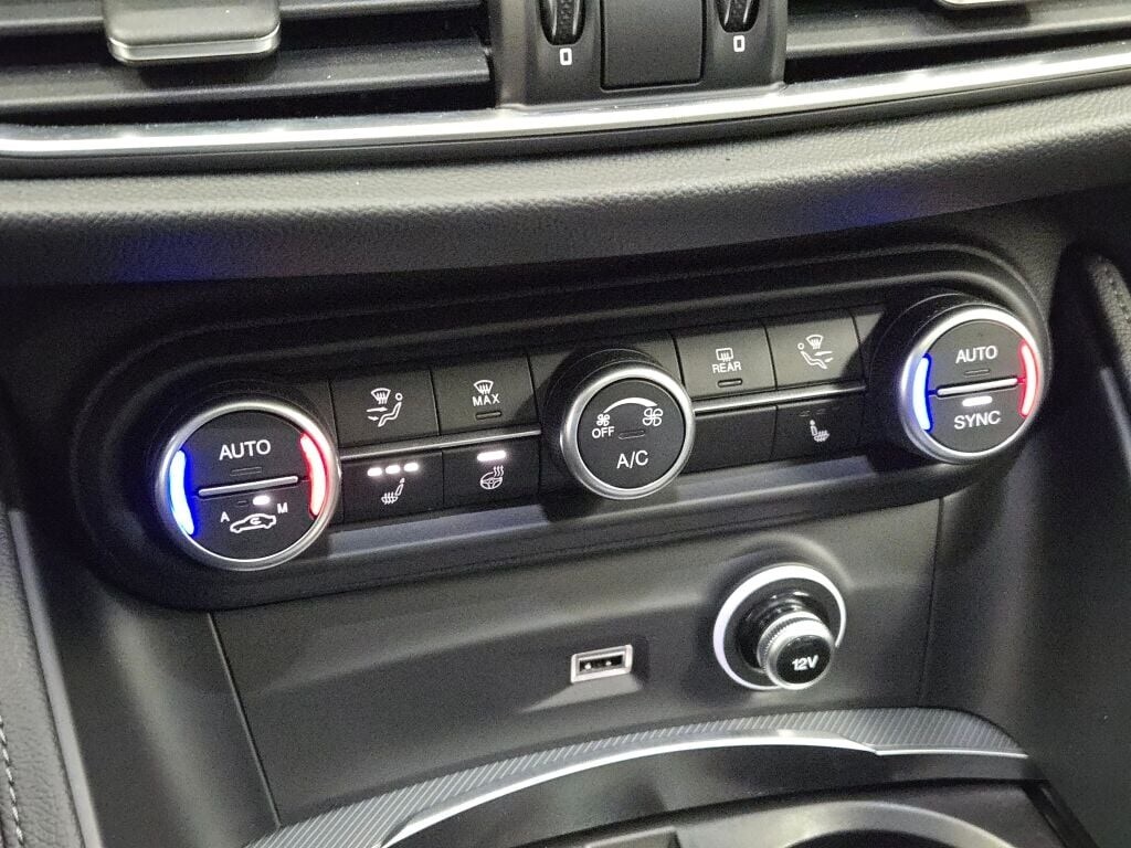 2024 ALFA ROMEO STELVIO - Image 31