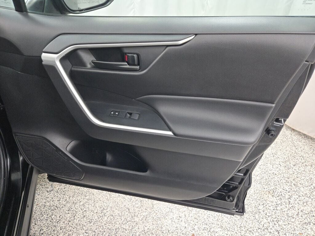 2024 TOYOTA RAV4 - Image 6