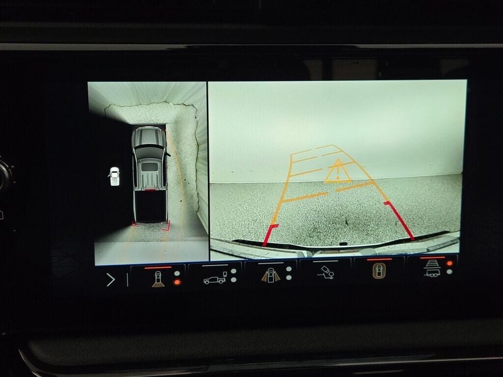 2025 GMC SIERRA - Image 30