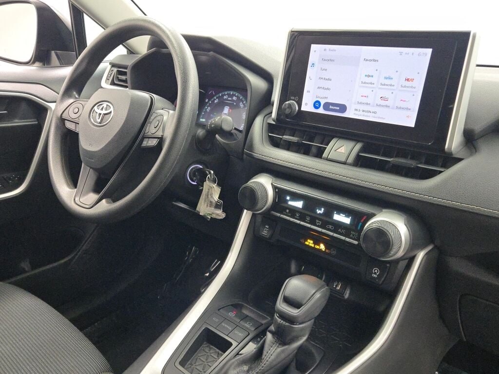 2024 TOYOTA RAV4 - Image 9