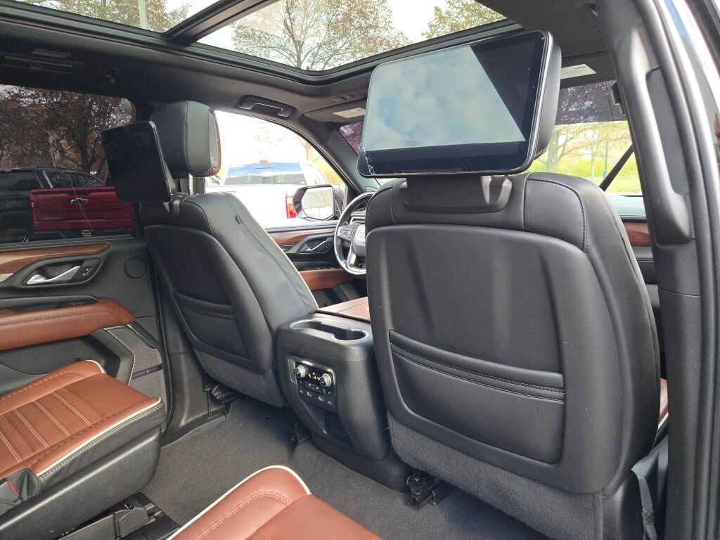 2023 GMC YUKON XL - Image 12