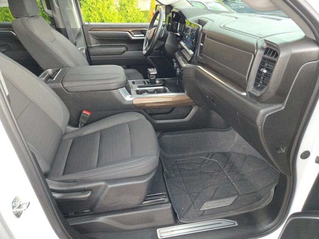 2025 CHEVROLET SILVERADO - Image 9