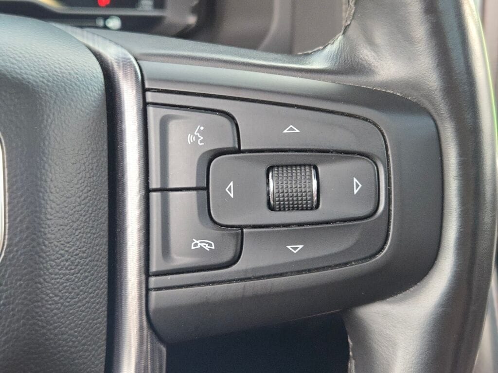 2023 GMC YUKON XL - Image 34