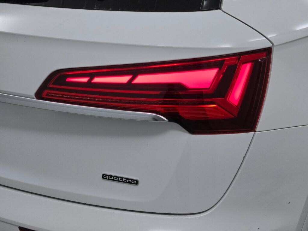 2022 AUDI Q5 - Image 13