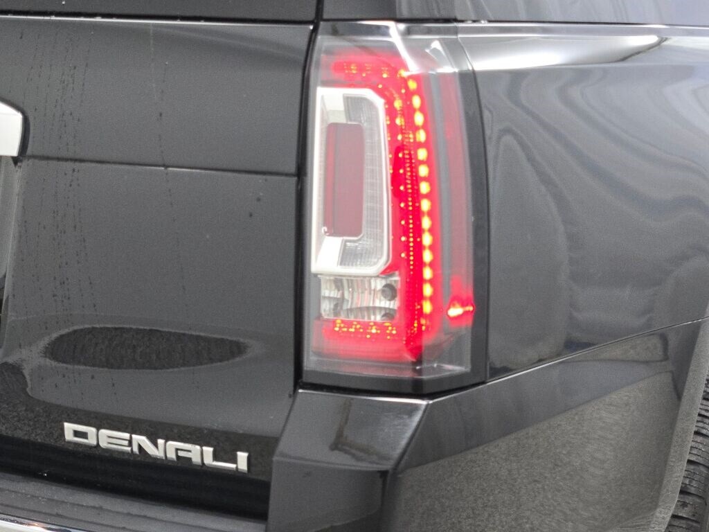 2020 GMC YUKON XL - Image 15