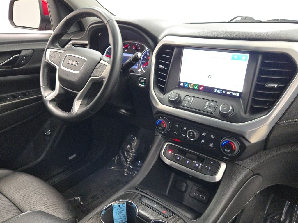 2023 GMC ACADIA - Image 9