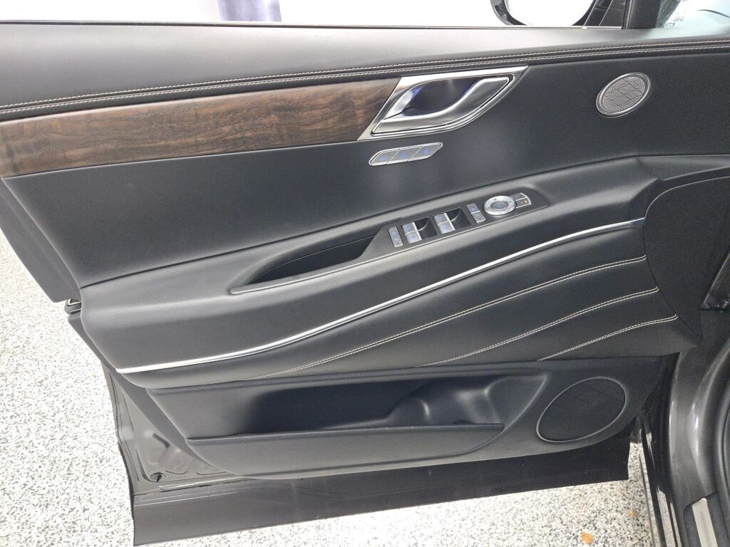 2024 GENESIS GV80 - Image 23