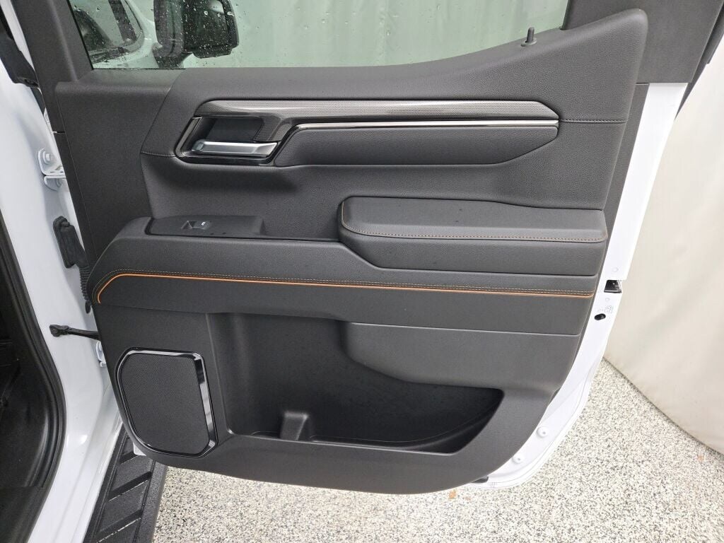 2025 GMC SIERRA - Image 10