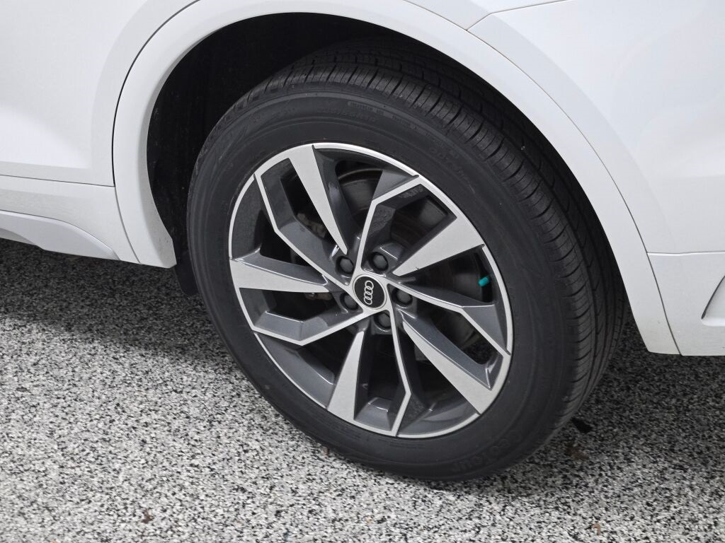 2022 AUDI Q5 - Image 17