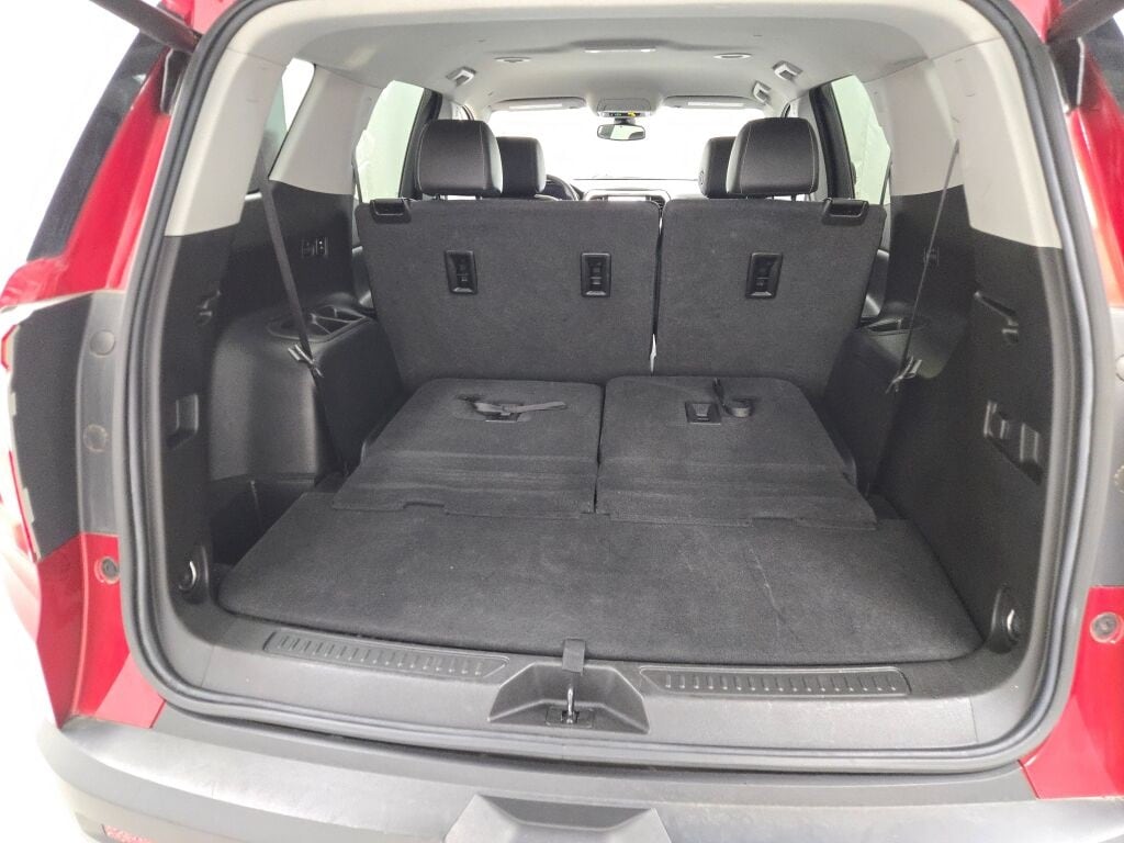 2023 GMC ACADIA - Image 18