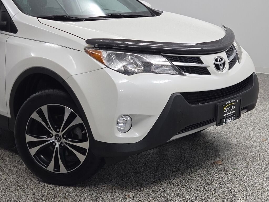 2015 TOYOTA RAV4 - Image 2
