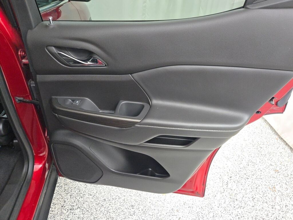 2023 GMC ACADIA - Image 10