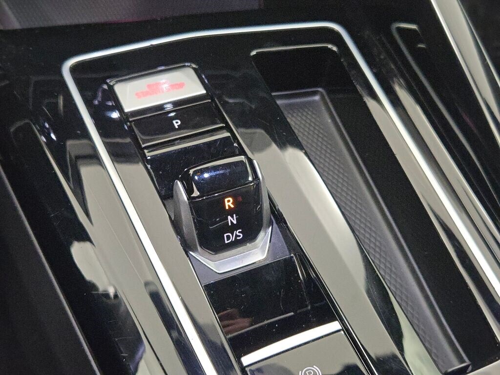 2024 VOLKSWAGEN GOLF GTI - Image 30