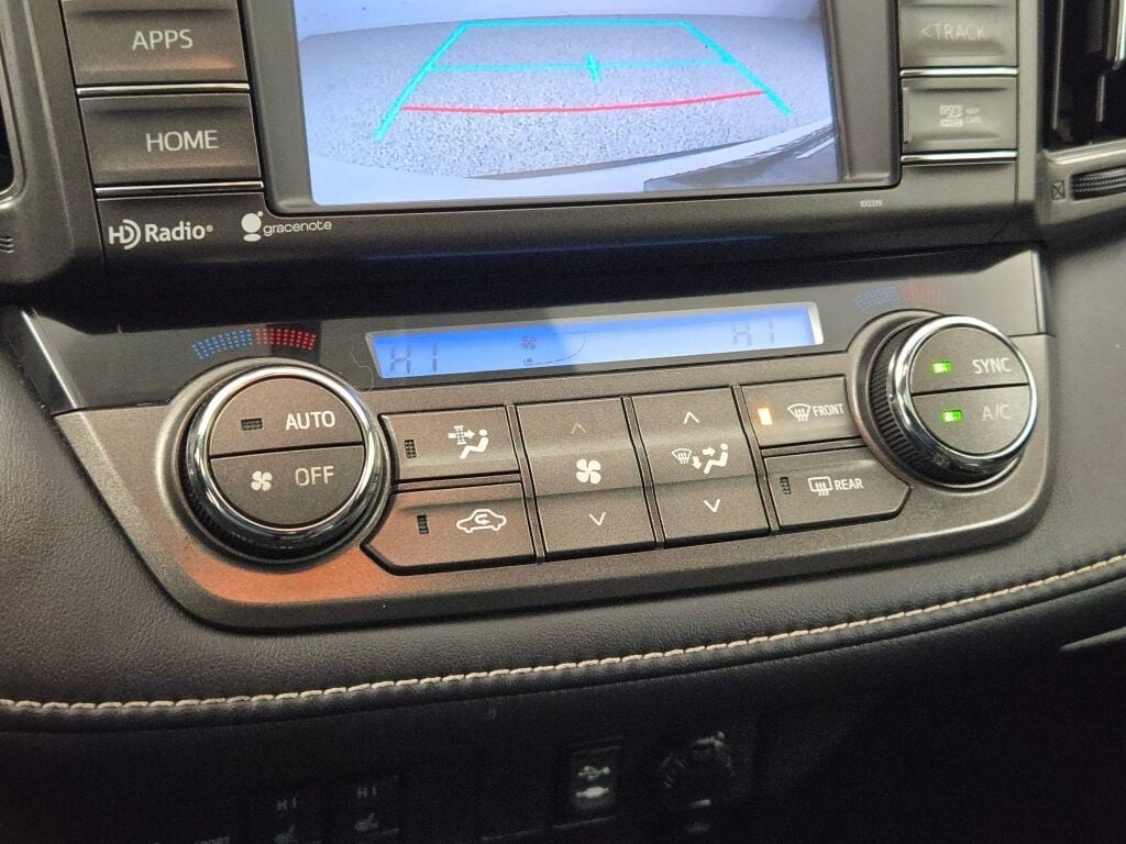 2015 TOYOTA RAV4 - Image 32