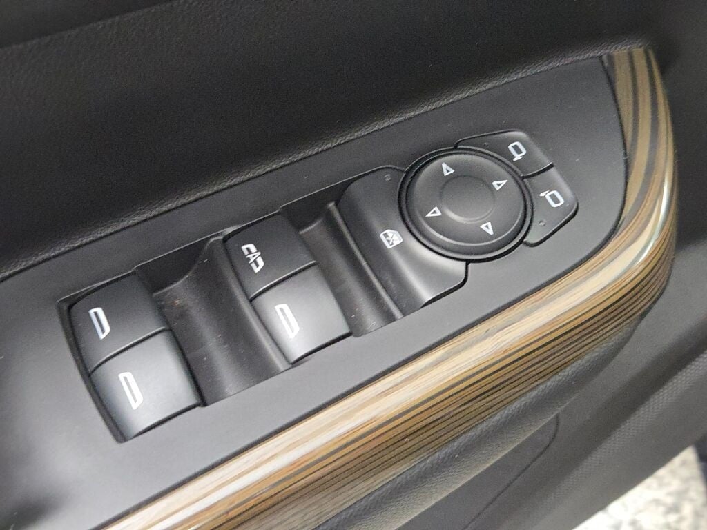 2023 GMC ACADIA - Image 23