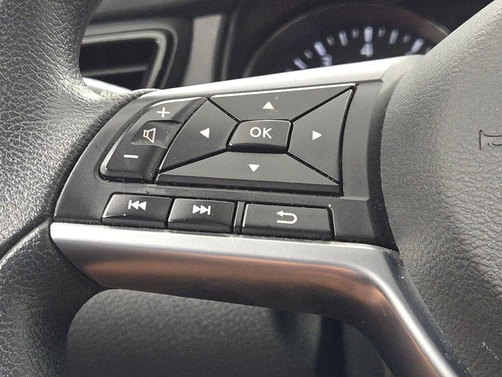 2021 NISSAN ROGUE SPORT - Image 30