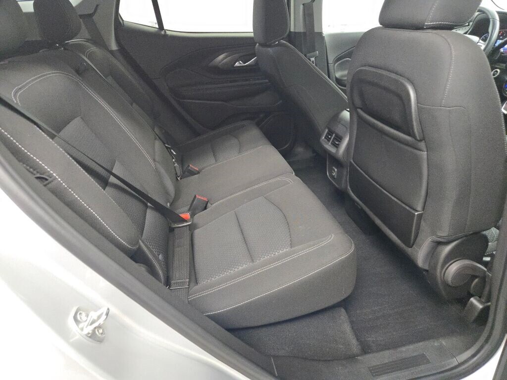 2022 GMC TERRAIN - Image 11