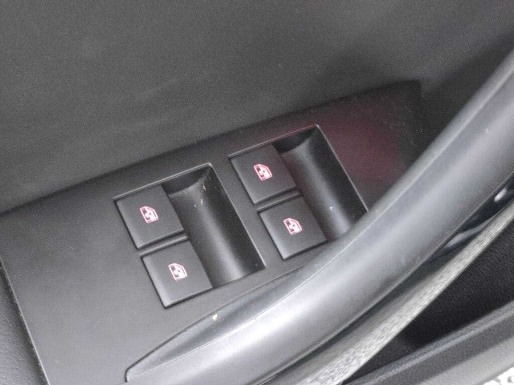 2019 BUICK CASCADA - Image 17