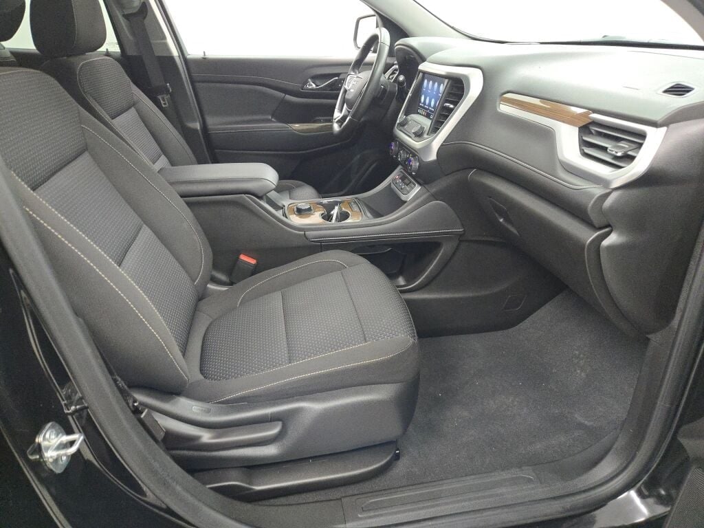 2023 GMC ACADIA - Image 7