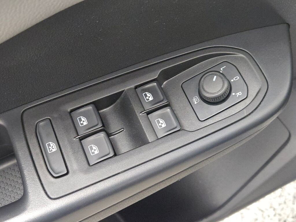 2024 VOLKSWAGEN TAOS - Image 23