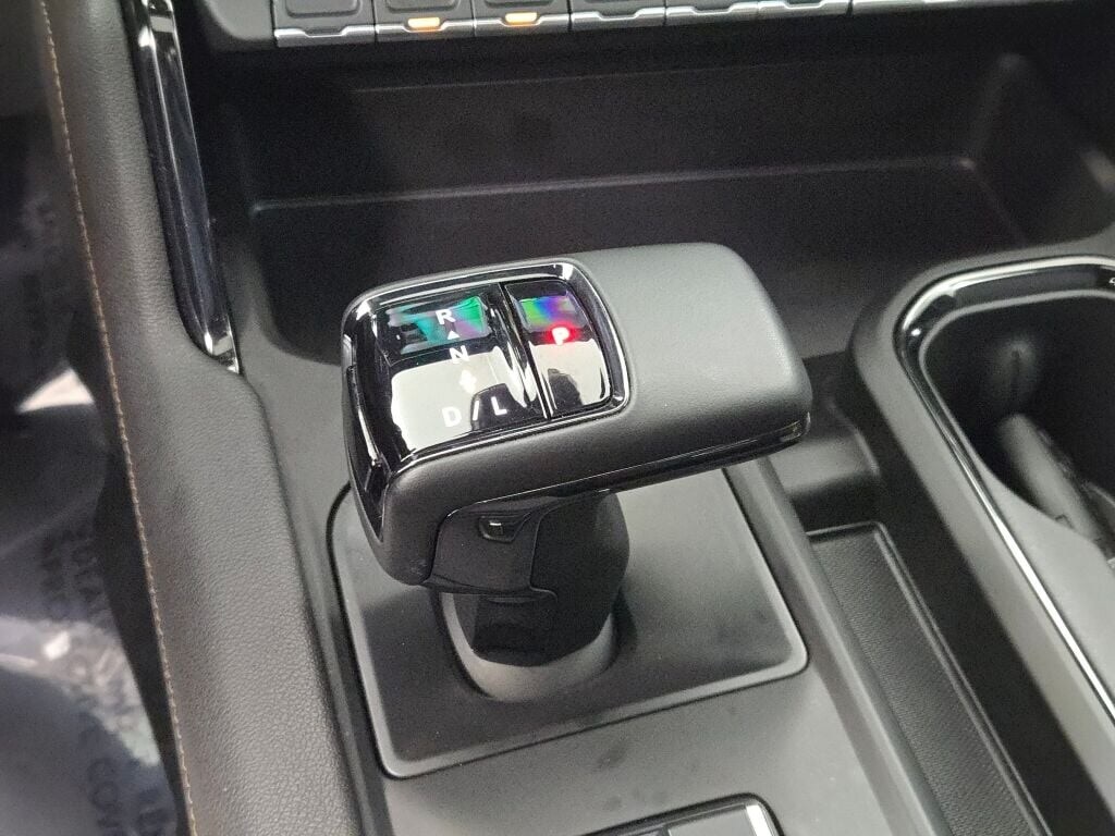 2025 GMC SIERRA - Image 32