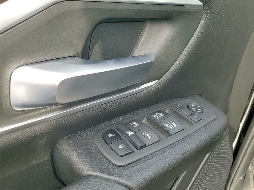 2022 RAM 1500 - Image 20