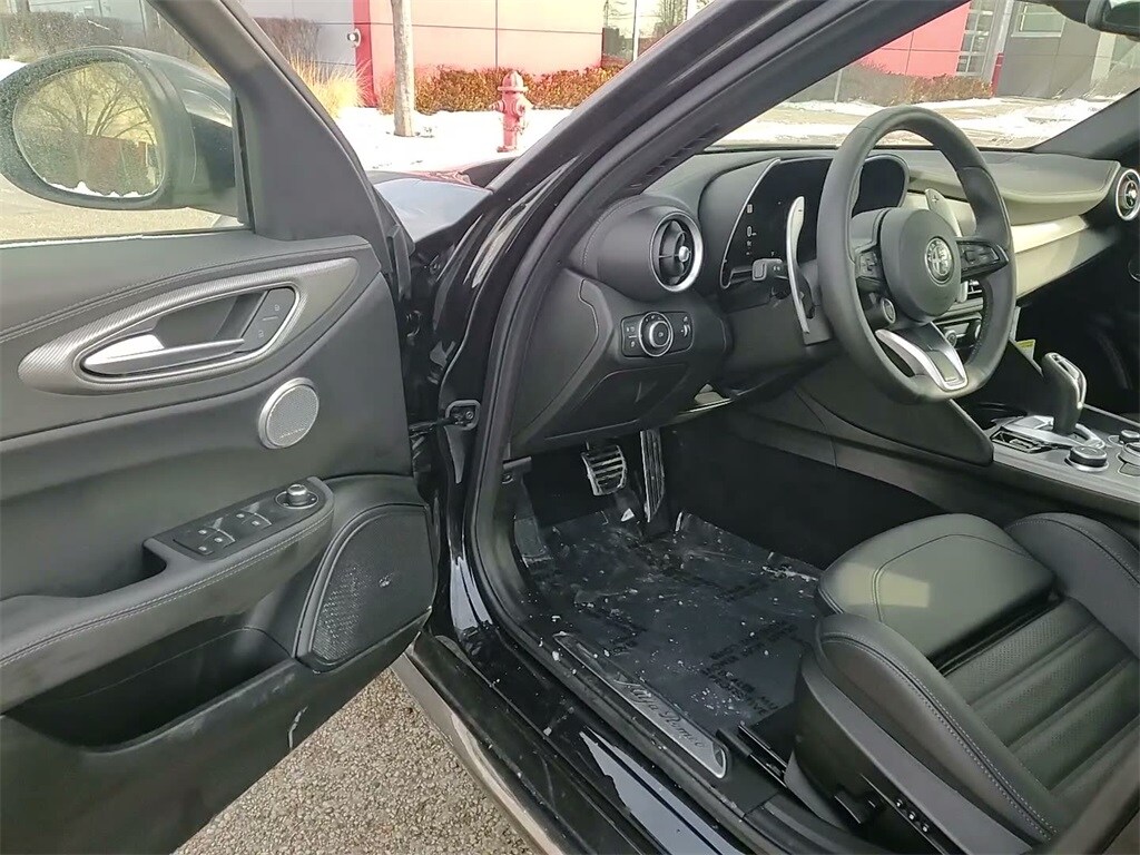 2024 ALFA ROMEO GIULIA (952) - Image 26