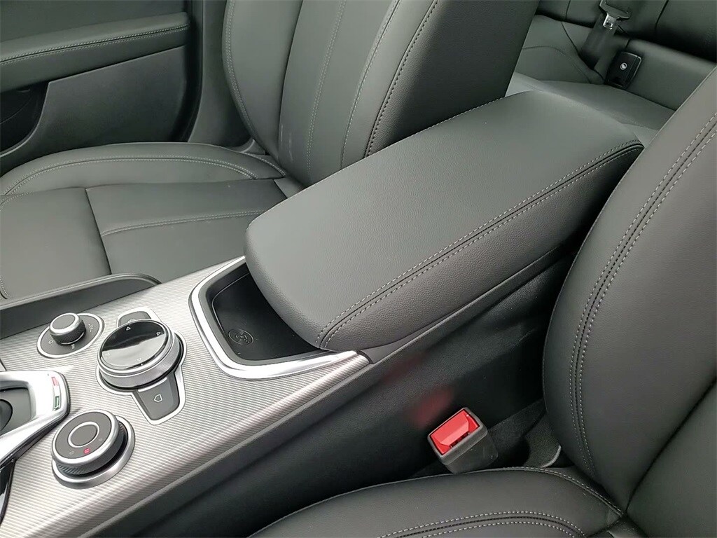 2024 ALFA ROMEO GIULIA (952) - Image 29