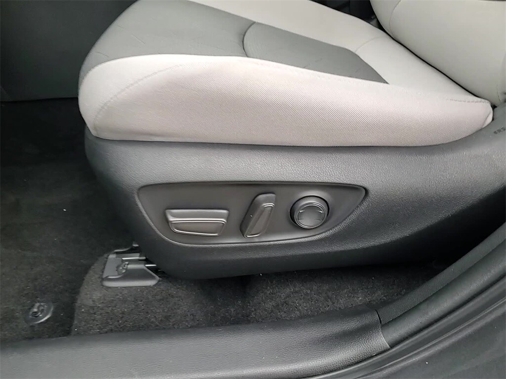 2022 TOYOTA RAV4 - Image 13