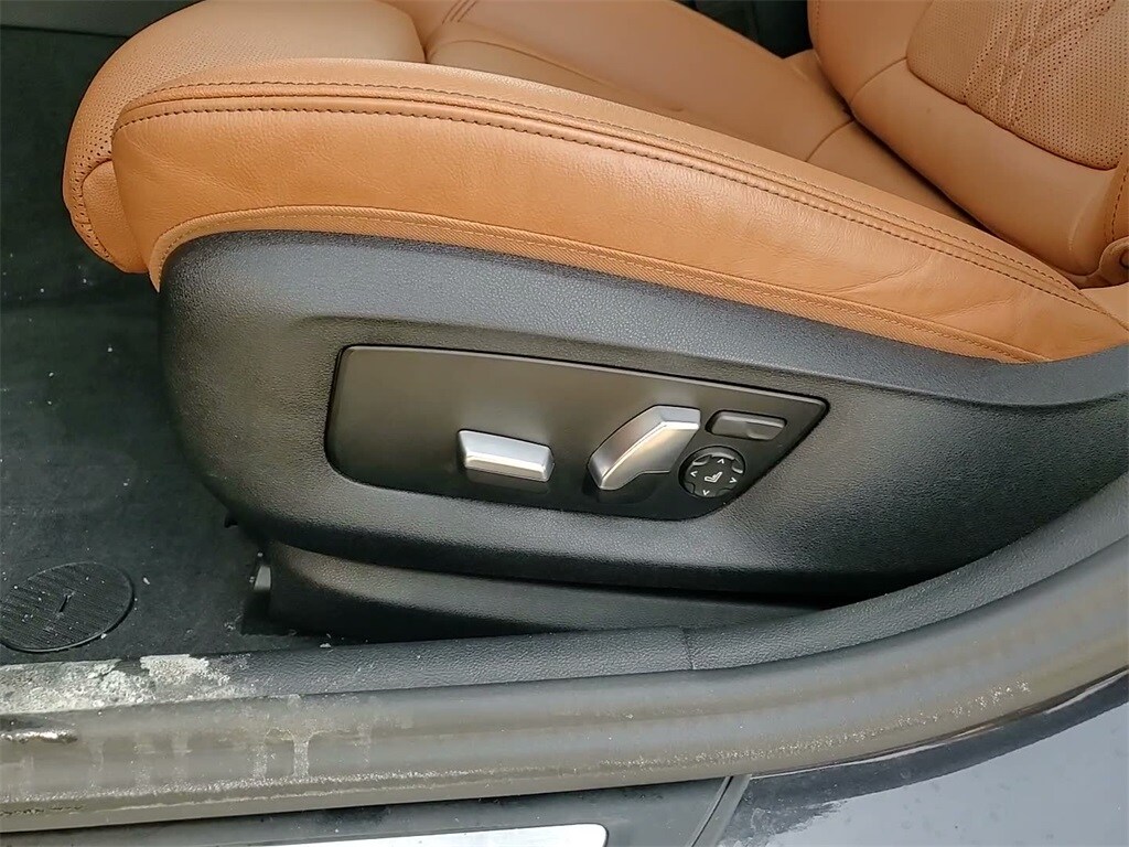 2023 BMW 530E - Image 26