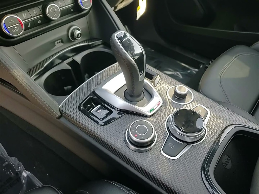 2024 ALFA ROMEO STELVIO - Image 27
