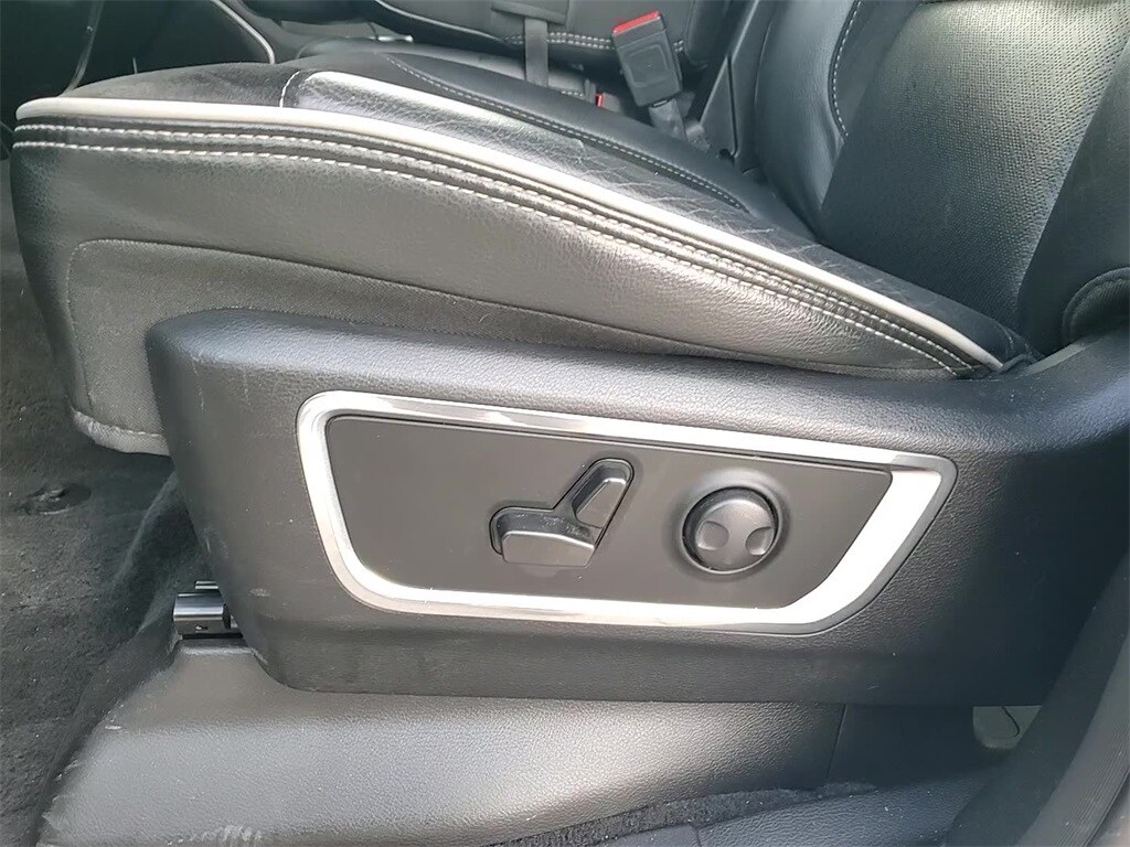 2025 RAM 1500 - Image 12