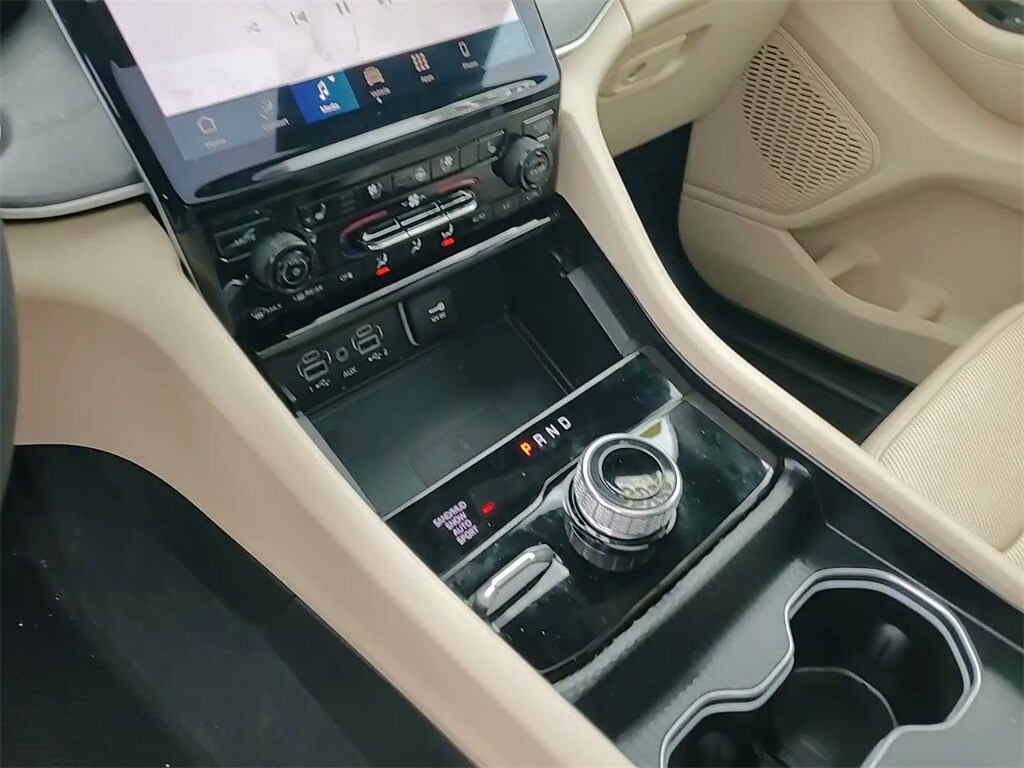 2025 JEEP GRAND CHEROKEE L - Image 29