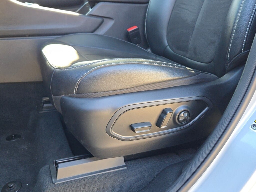 2023 JEEP GRAND CHEROKEE - Image 24