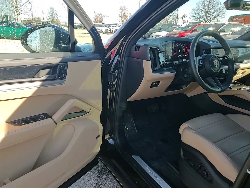 2024 PORSCHE CAYENNE - Image 22