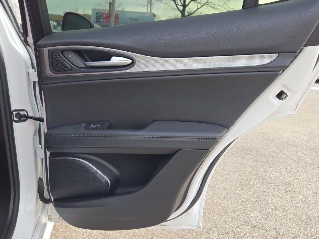 2022 ALFA ROMEO STELVIO - Image 12