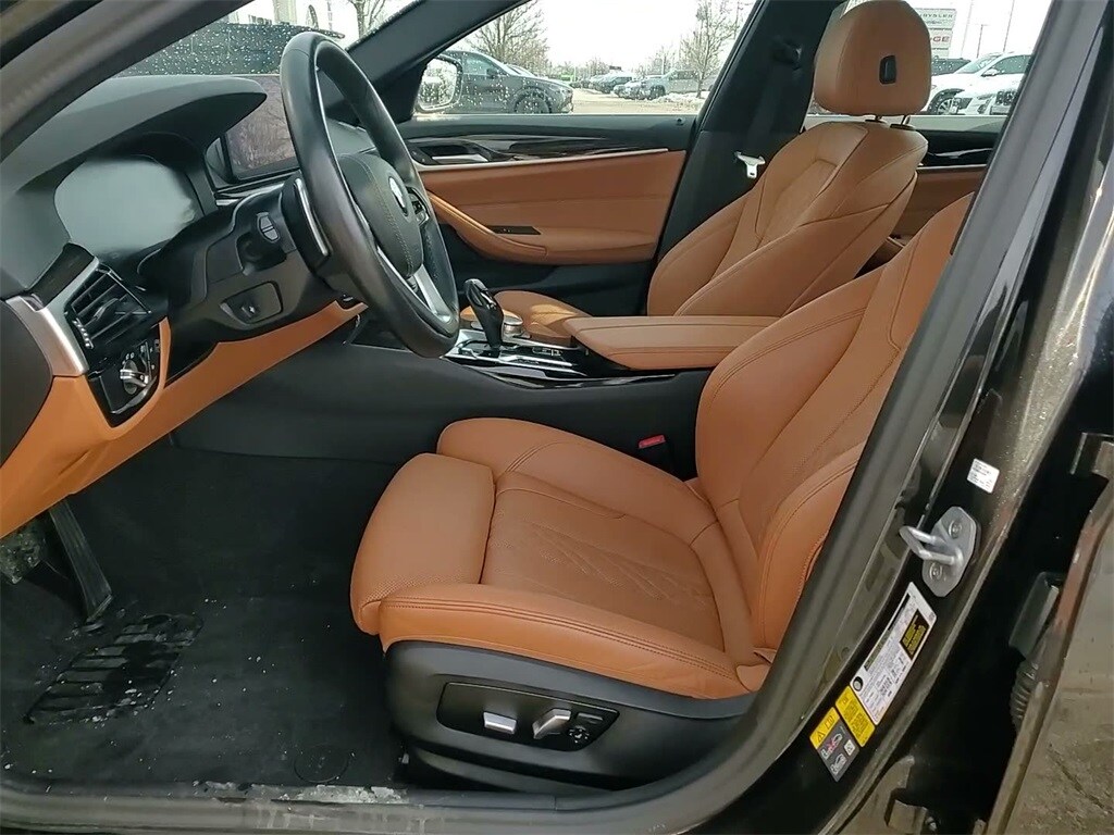 2023 BMW 530E - Image 25