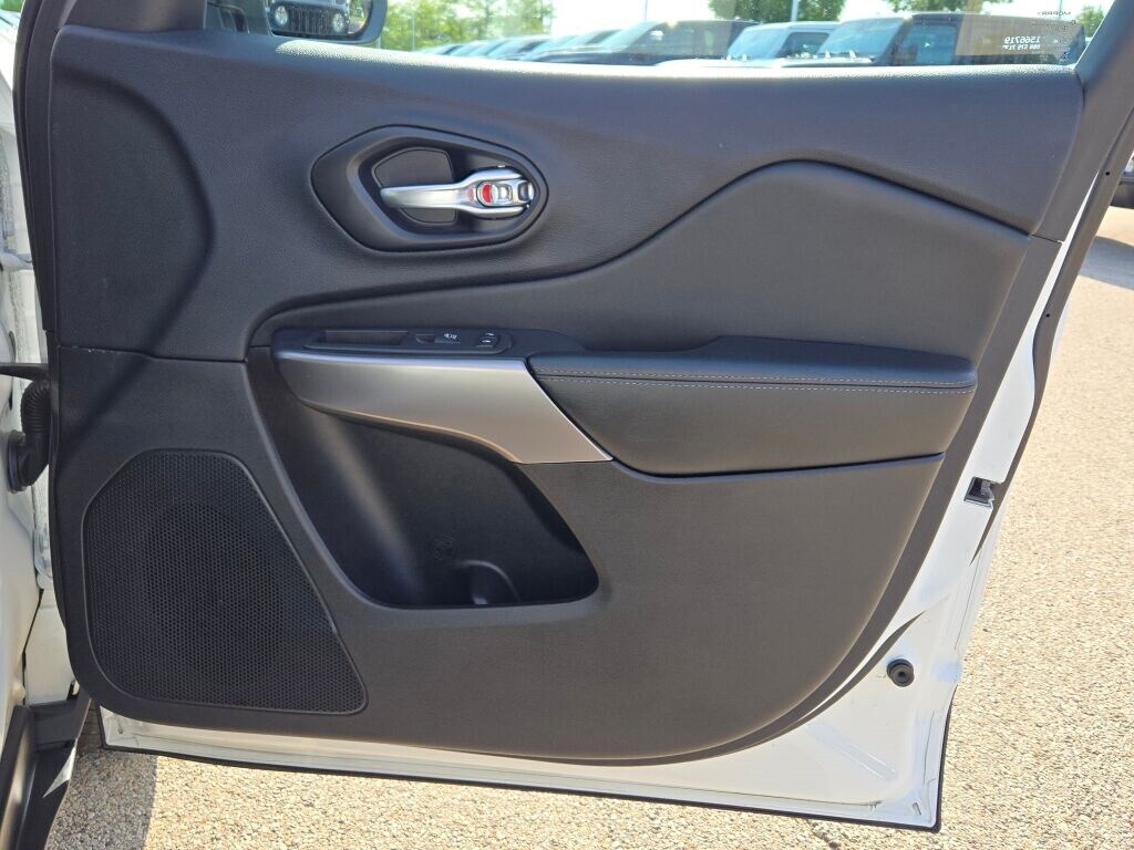 2022 JEEP CHEROKEE - Image 8