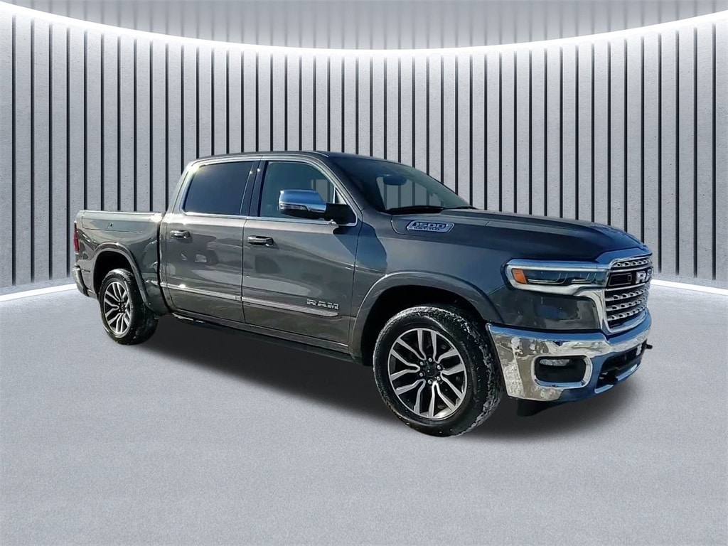 2025 RAM 1500 - Image 3