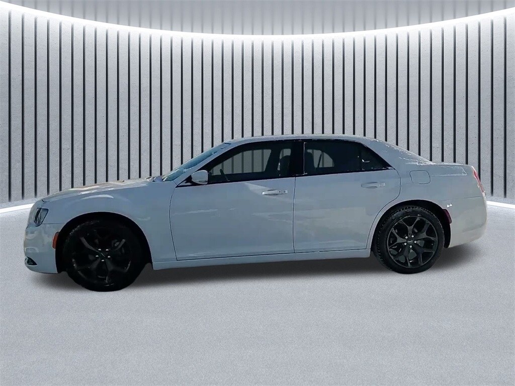 2023 CHRYSLER 300 - Image 17