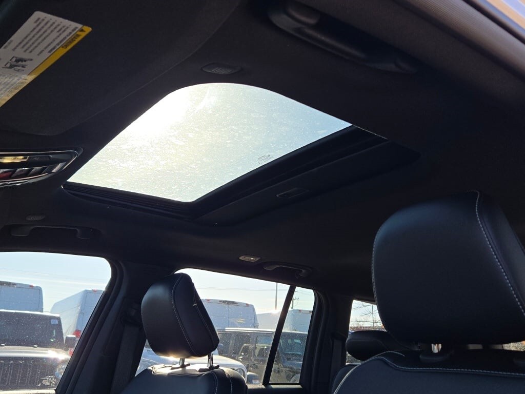 2023 JEEP GRAND CHEROKEE - Image 26