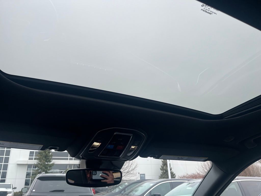 2023 JEEP GRAND CHEROKEE - Image 8